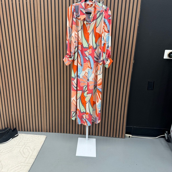 Alexis Dresses & Skirts - Alexis Multicolor Abstract Long Sleeve Dress